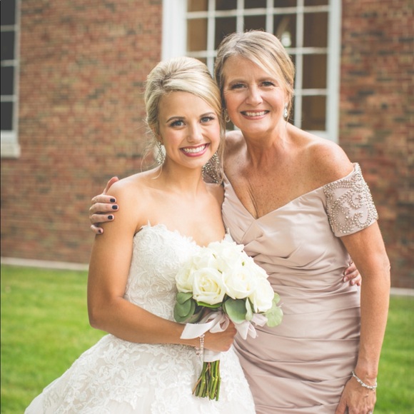 Meet your Poshers, Patti and Cassidy! - Picture 1 of 1